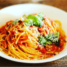 Load image into Gallery viewer, Tomato &amp; Basil Napoli Sauce 1000ml Gluten &amp; Dairy Free
