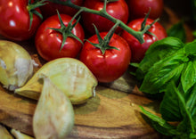 Load image into Gallery viewer, Tomato &amp; Basil Napoli Sauce 1000ml Gluten &amp; Dairy Free
