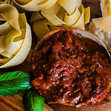 Load image into Gallery viewer, Organic Beef Pulled Beef &amp; Porcini Ragú. 1kg. GF&amp;DF.
